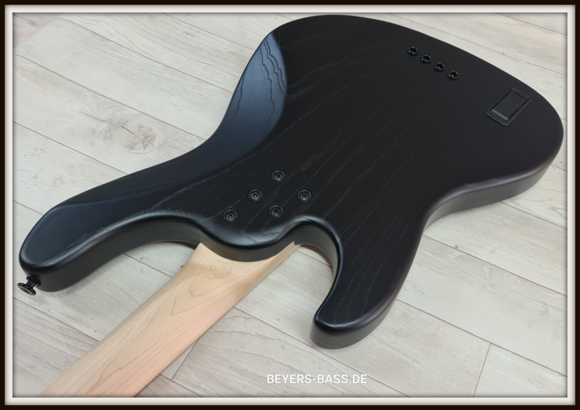 FGN J-Standard Mighty Jazz 4 Dark Evolution, Open Pore Black